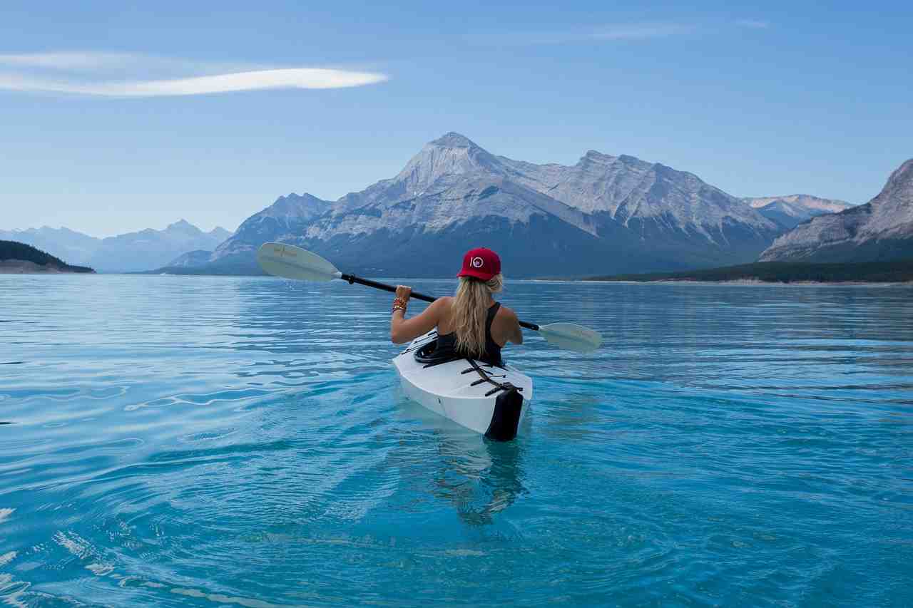 jeune fille, kayak, canot